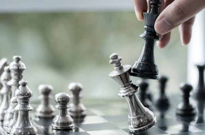 حركة الملك في الشطرنج
